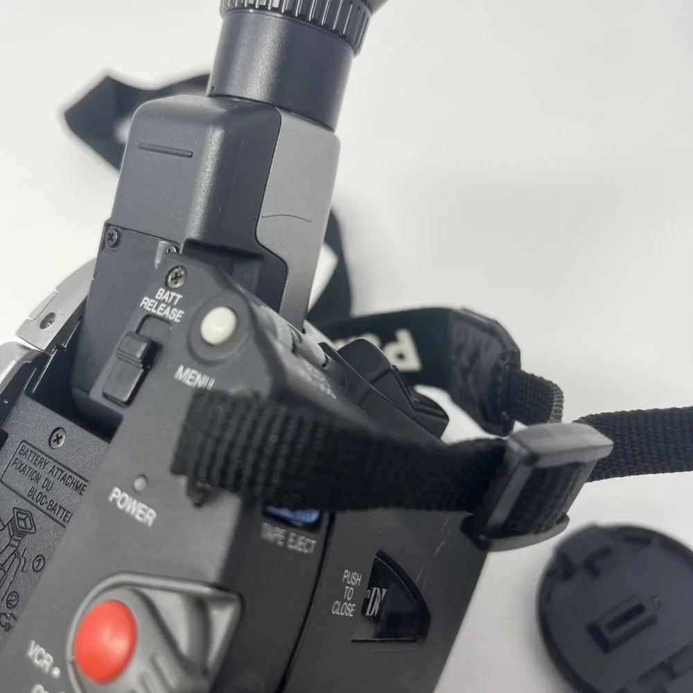 PANASONIC PV-DV100D Digital Palmcorder, UNTESTED, AS IS (No Battery/Charger)‎